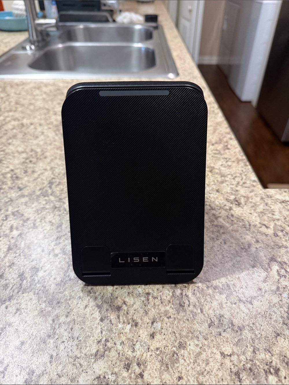 Lisen Black Portable Wireless Charger & Phone Stand